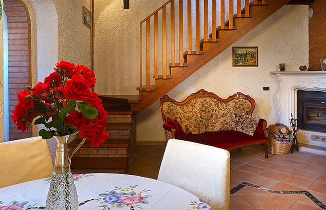 Cottage in Italy With Alpine Fireplace - Foto 19