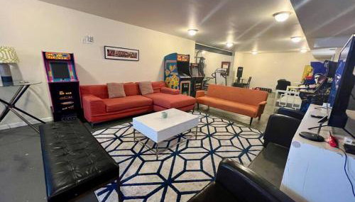 Space To Chill & Work in the Center of Everything - Foto 5