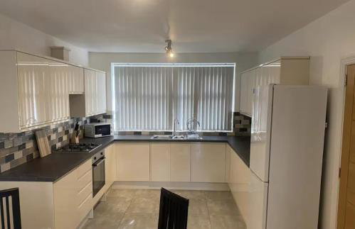 Spacious Apartment, steps away from Heaton Park - Foto 4