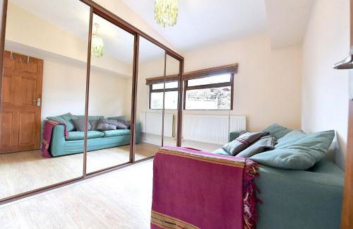 Gorgeous 3BD Cottage in the Heart of Guildford - Foto 13