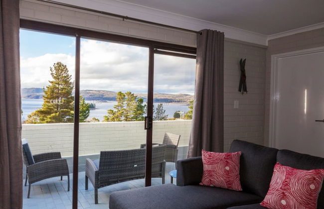 Summit 11 - Fabulous views and location - Photo 9