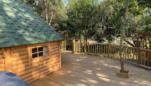 Craigshannoch Luxury 1 bed woodland lodge hot tub - Foto 2