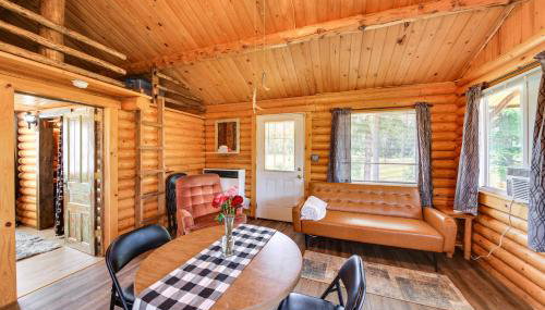 Cozy Farm Cabin - 9 Mi to Trout Creek! - Foto 5