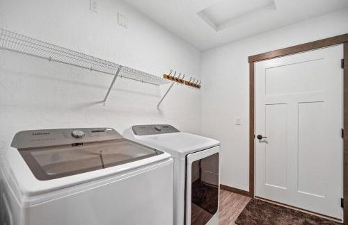 Elk Grove Getaway - Photo 26