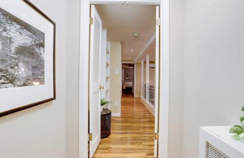 Beautiful 2 Bedroom across from The House of Representatives - Foto 9