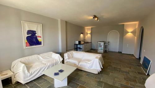 RETREAT VILLA BY THE SEA WITH POOL IN PORTO HELI - Foto 2