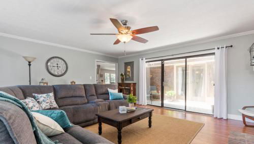 Fully Fenced Rustic Home Minutes From Truist Park - Foto 5