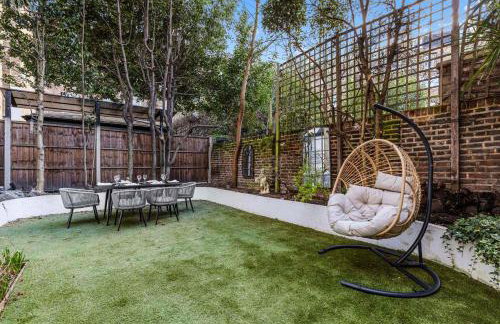 Beautiful 3-Bedroom House with Garden and Rooftop Retreat - Foto 4
