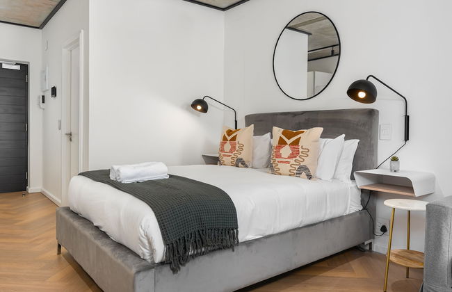 Bridgewater One Luxury Apartments - Photo 4