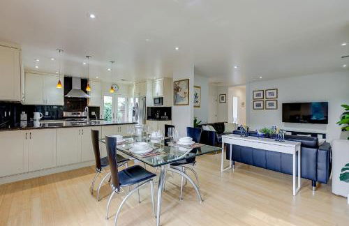 Santana Row Garden Retreat Private Executive Residence with Koi Pond and Waterfall Walk to Santana Row Valley Fair Dining and Shopping Private Entrance - Photo 26