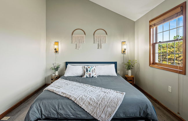 Laker s Pointe by Avantstay Lakefront Private Peninsula Hot Tub Game Room - Photo 37