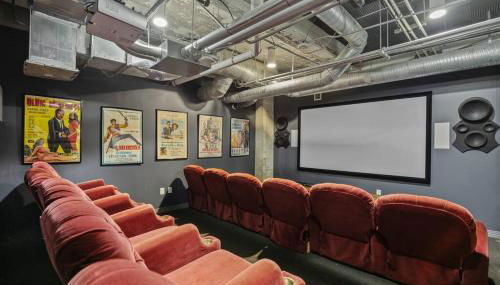 Stunning Downtown Apartment with Pool, Laundry, Parking - Foto 4