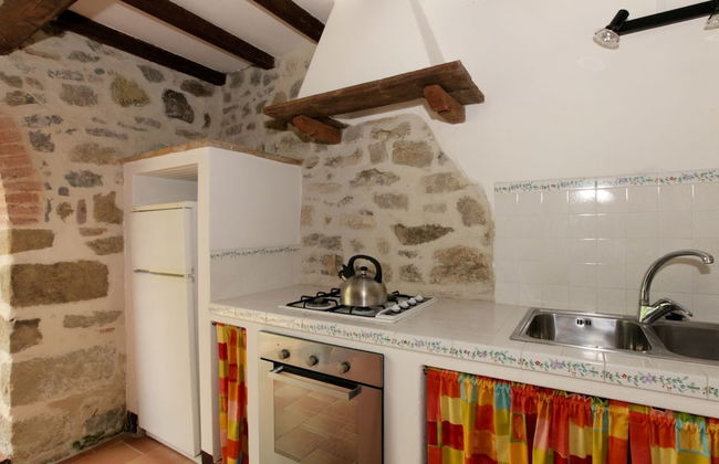 Holiday House with Pool & Large Garden Overlooking Lake near Tuscany - Photo 8