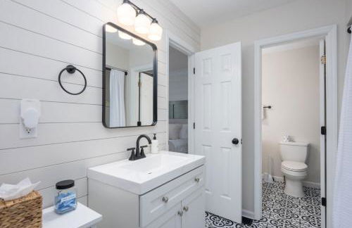 King Street Retreat Charming, Fully Updated Townhome - Foto 21