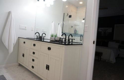 Riverside Home Near Beaches, Pier, downtown - Photo 20