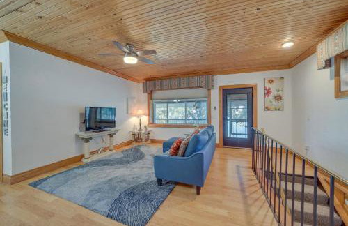 Lakefront Eufaula Escape with Dock and Private Beach! - Foto 16