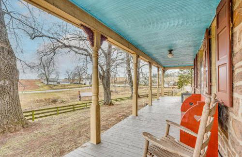 Rural and Historic Detour Escape with Horses On-Site! - Foto 32