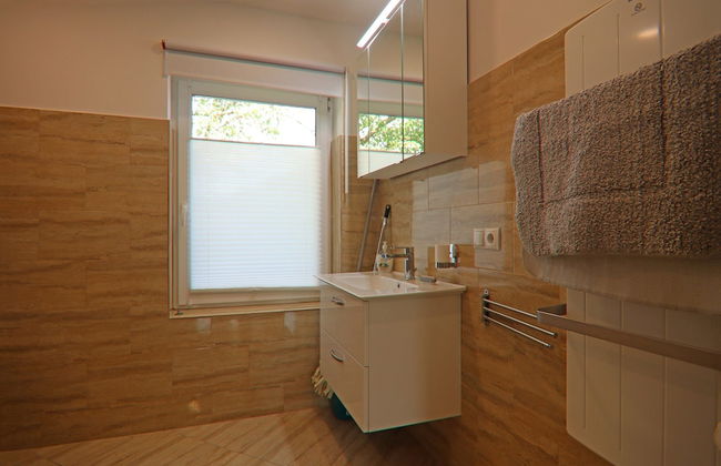 Terraced House by Gardersee Lake, Germany - Photo 16