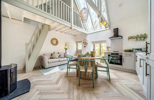 The Enchanted Cottage - Photo 6