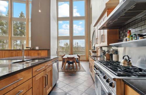 Luxe & Leisure in Fairways- An Oasis in the Woods - Foto 14