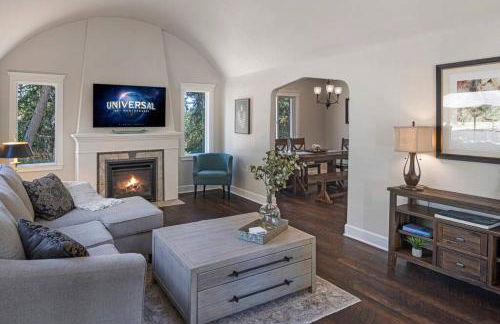 Secluded 4BR Nestled in Woods-Hot Tub/Dog Friendly - Foto 15