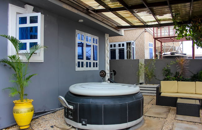 EmpireLux Middle Floor - Photo 18