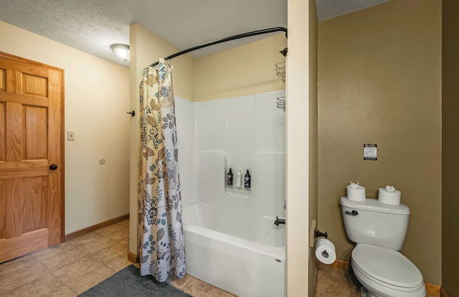 Hickory Haven by Avantstay Hot Tub, Game Room, Theater, Deck - Foto 27