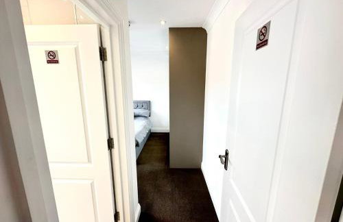 Stunning Modern, Private Apartment,15 Mins To Central London - Photo 27