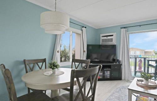 Couple's Escape - The One with Downtown Inlet Vibes - Assateague House 111 - Foto 12