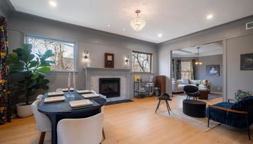 Elegant and Chic 2Bed 2Bath steps from the lake! - Photo 3