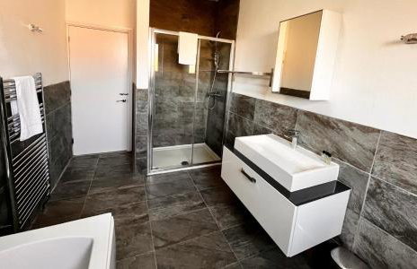 Spacious 6 bed house Altrincham - Foto 15