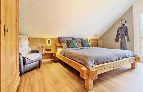 Natur-Design "Platzhirsch Sauerland" - Sauna, Kamin, Balkon, Garten, Hütte, Grill - Foto 4