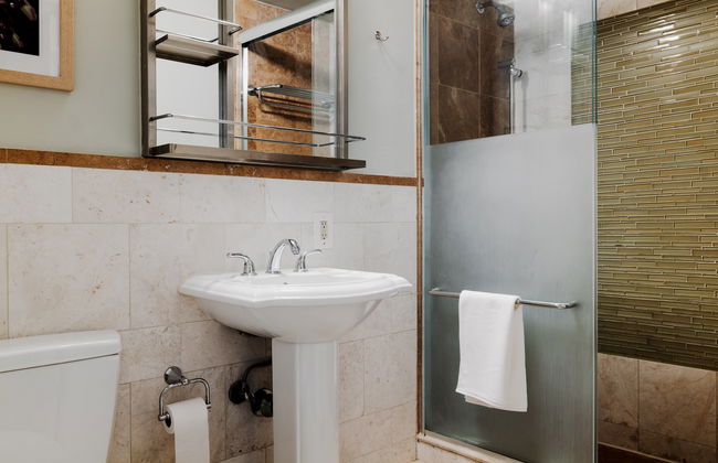 Best Western Hospitality House - Photo 13