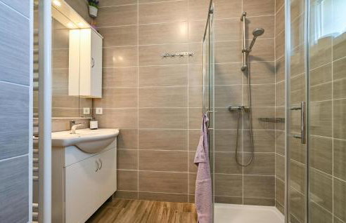 Amazing Home In Sveti Kriz - Foto 33