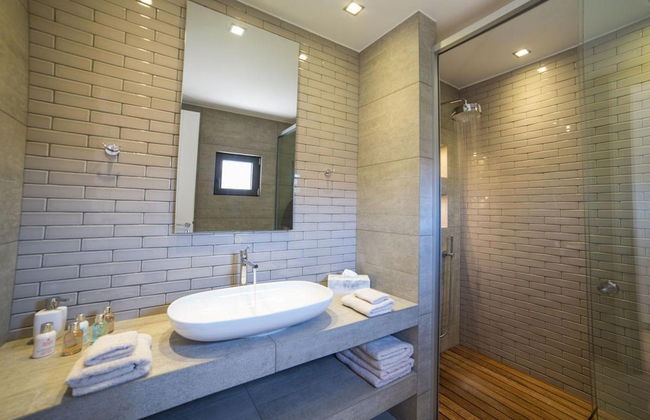 Sea View 6 Bedroom Villa With a Heated Pool - Foto 11