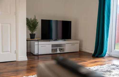 Modern Luxury 2 Bed Didcot Home with Free Parking - Foto 26