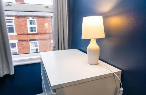 Comfy 4 Bed House near Notts City Centre - FREE Parking - Foto 32