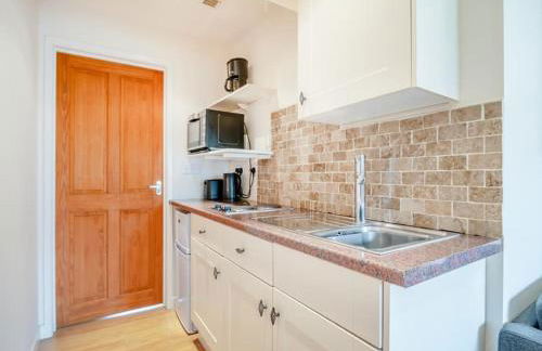 The Burcott Inn Cottages - Photo 9