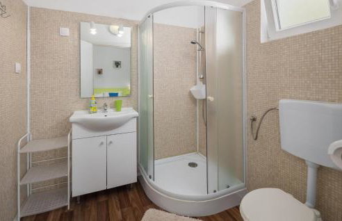 Awesome Home In Tinjan - Foto 15