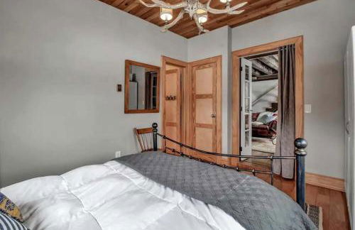 Rustic Cabin Wood Fireplace & Large Deck - Foto 30