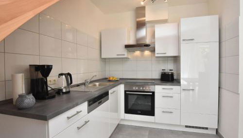 Rustic Retreat with Fireplace - Foto 3