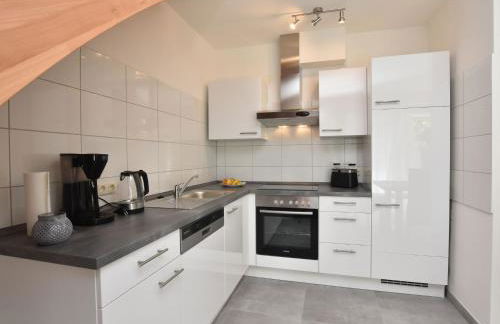 Rustic Retreat with Fireplace - Foto 3