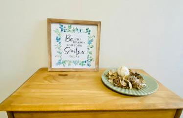 Tulip Cabin with Hot Tub - Foto 7