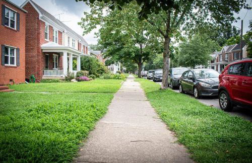 Charming 3BR Apartment in the Heart of Richmond - Foto 44