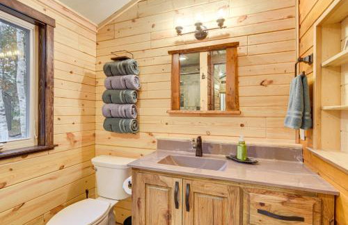 Minong Flowage Cabin with Fire Pit and Dock! - Foto 15