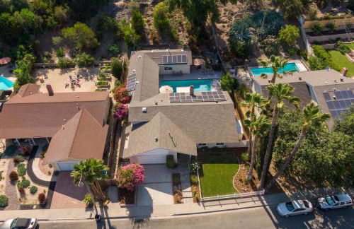 Stunning 4 Bedroom 1 Level- Pool, Spa, Grass Yard, Fire Pit, Garage, BBQ - Foto 10