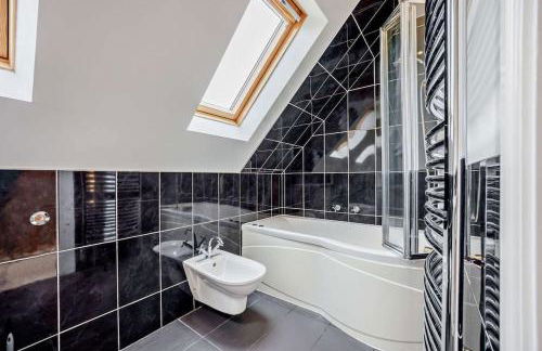 Beautiful 4-5 bedroom village house with rural views - Foto 10