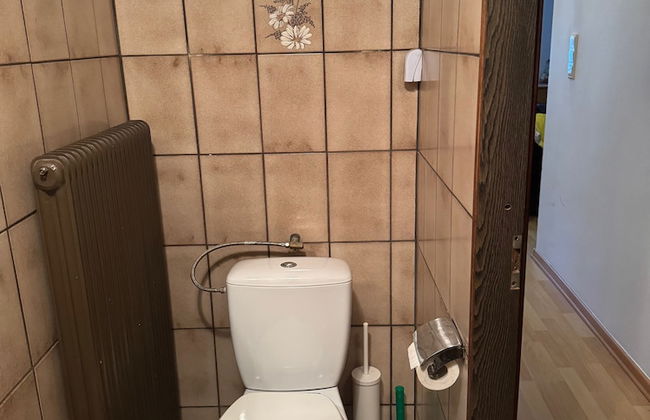 2 Bedrooms, 2 Baths House With a Living Room & an Upstairs Reception rea - Photo 12