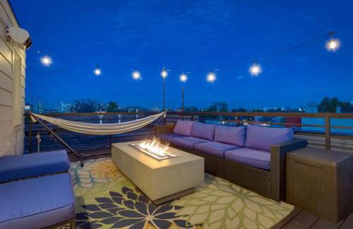 Modern And Spacious Townhouse Blocks from Downtown - Foto 1