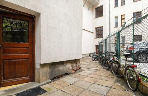 Modern Apartment with Air Conditioning and Terrace near Old Town in Cracow by Noclegi Renters - Foto 34
